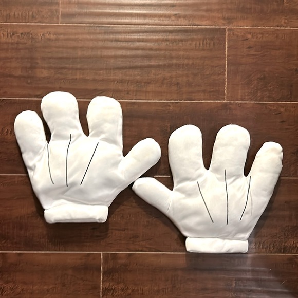 Mickey Mouse Glove Hands - Picture 1 of 3